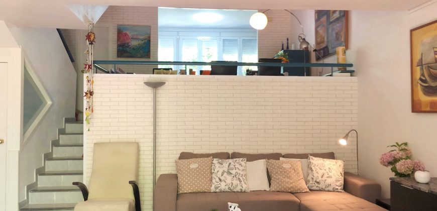 Encantadora casa con jardín, en Can Roses