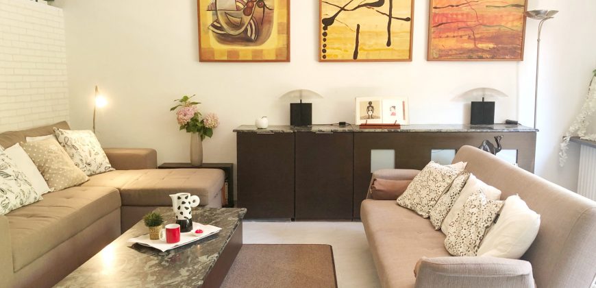 Encantadora casa con jardín, en Can Roses