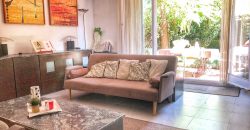 Encantadora casa con jardín, en Can Roses