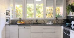 Encantadora casa con jardín, en Can Roses