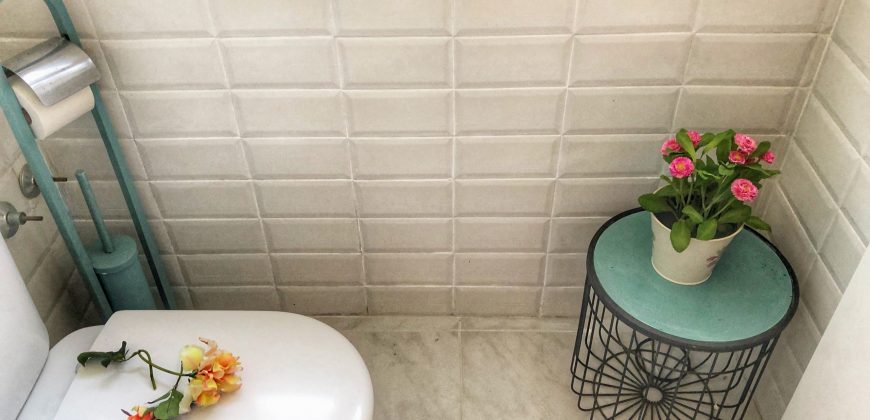 Encantadora casa con jardín, en Can Roses