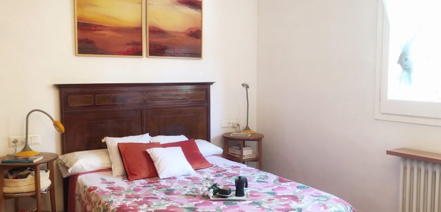 Encantadora casa con jardín, en Can Roses