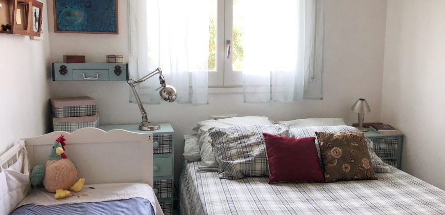 Encantadora casa con jardín, en Can Roses