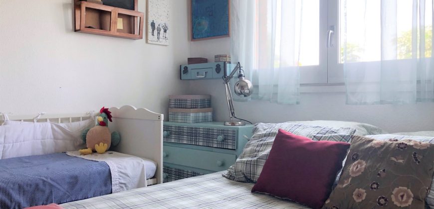 Encantadora casa con jardín, en Can Roses