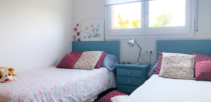 Encantadora casa con jardín, en Can Roses