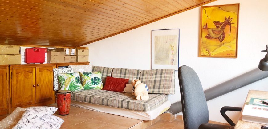 Encantadora casa con jardín, en Can Roses