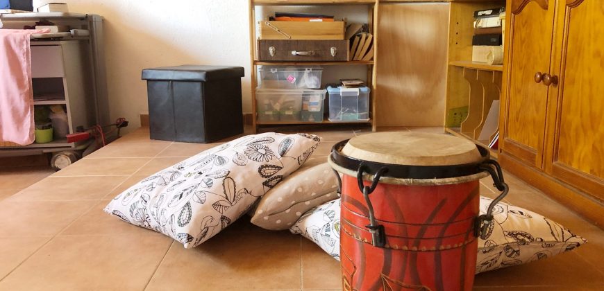 Encantadora casa con jardín, en Can Roses