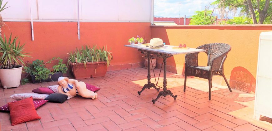 Encantadora casa con jardín, en Can Roses