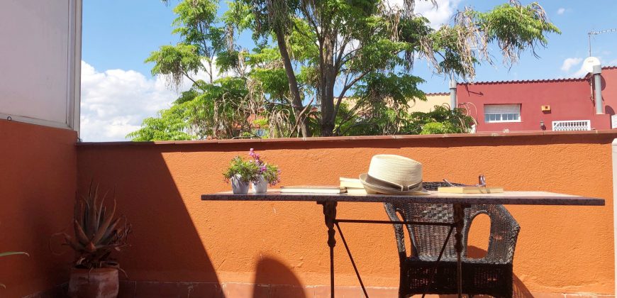 Encantadora casa con jardín, en Can Roses