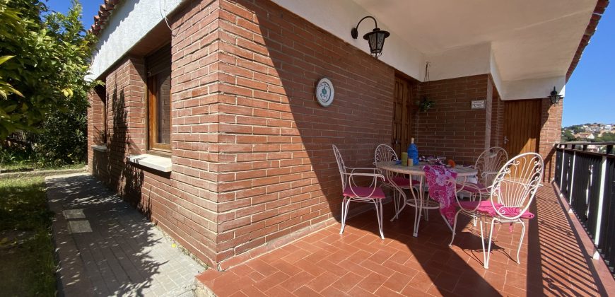 Casa en Can Mir en una sola planta, con jardín y piscina