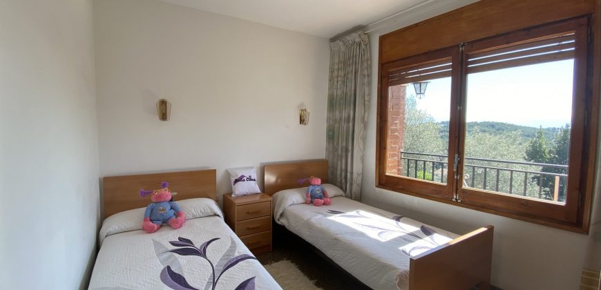 Casa en Can Mir en una sola planta, con jardín y piscina