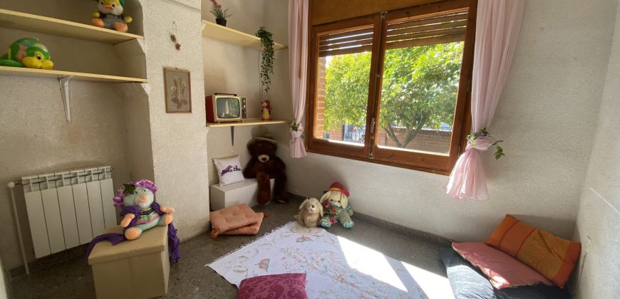 Casa en Can Mir en una sola planta, con jardín y piscina