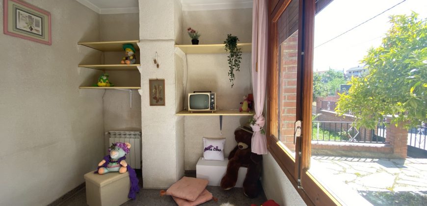 Casa en Can Mir en una sola planta, con jardín y piscina