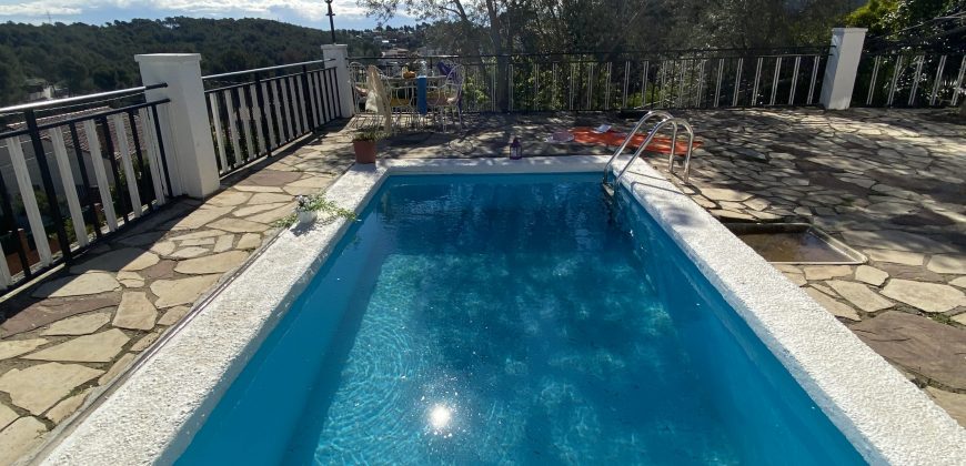 Casa en Can Mir en una sola planta, con jardín y piscina