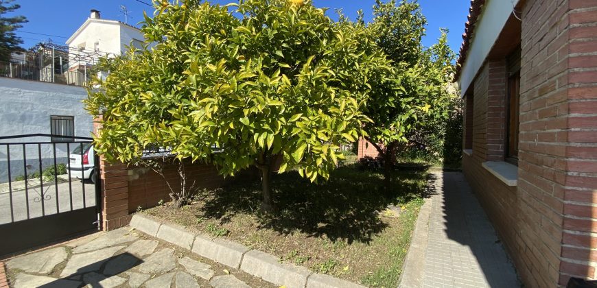 Casa en Can Mir en una sola planta, con jardín y piscina
