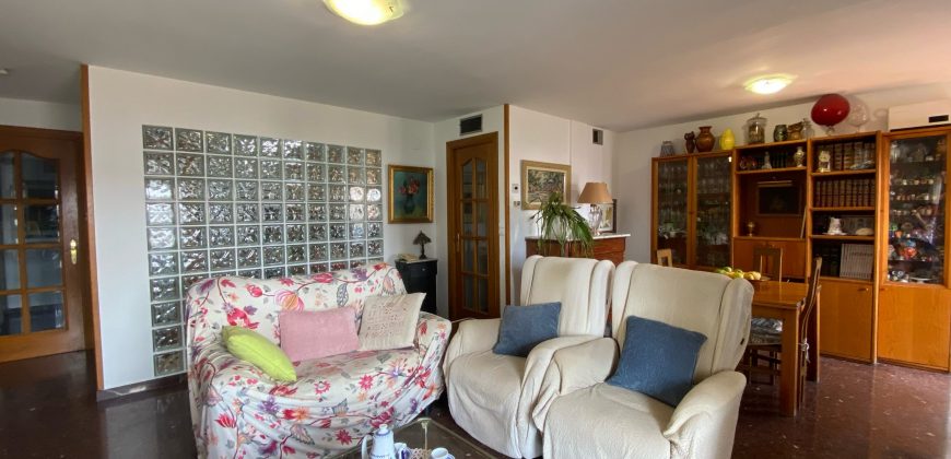 Piso amplio y luminoso con bonitas vistas