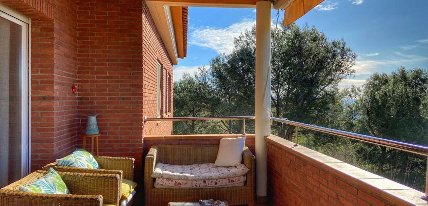 Impecable casa unifamiliar en Vallés Park