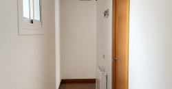 Piso totalmente exterior con balcón