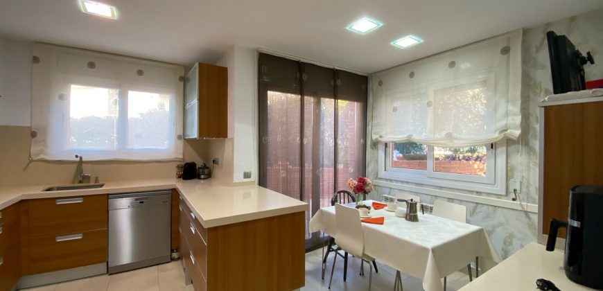 Impecable casa unifamiliar en Vallés Park