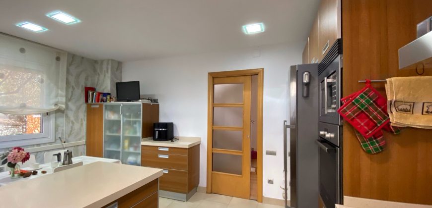 Impecable casa unifamiliar en Vallés Park