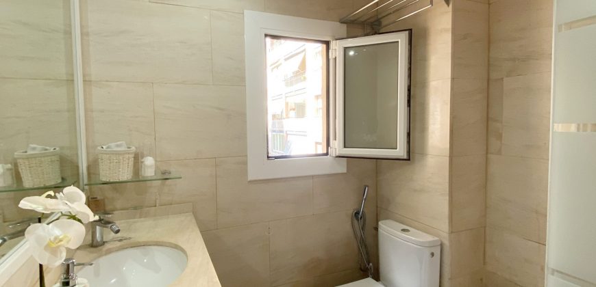 Piso totalmente exterior con balcón
