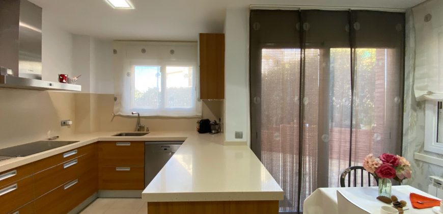 Impecable casa unifamiliar en Vallés Park