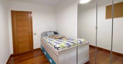 Piso totalmente exterior con balcón