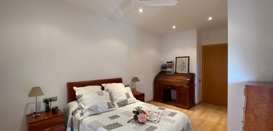 Impecable casa unifamiliar en Vallés Park