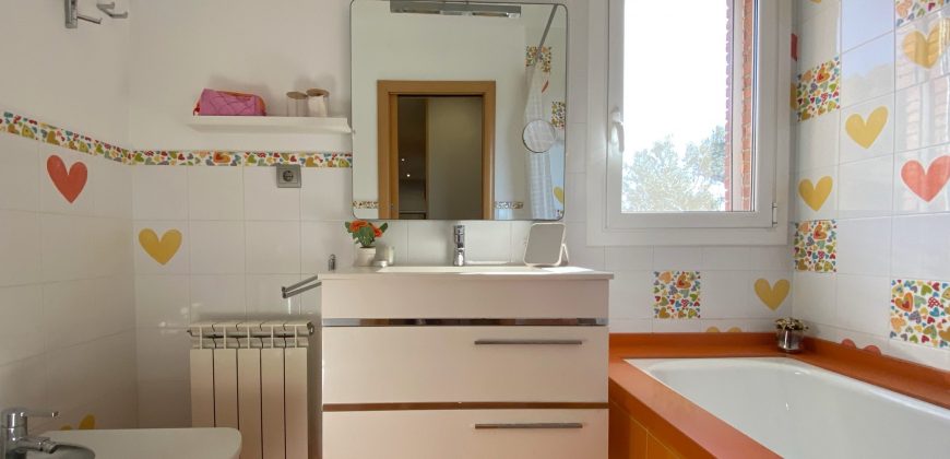 Impecable casa unifamiliar en Vallés Park