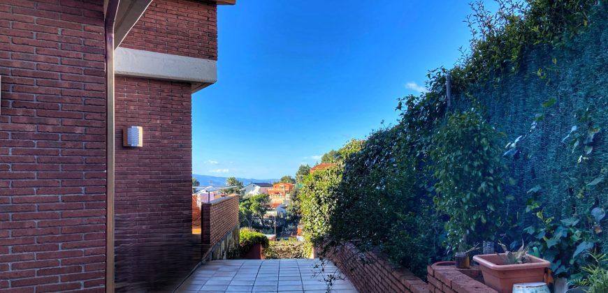 Impecable casa unifamiliar en Vallés Park